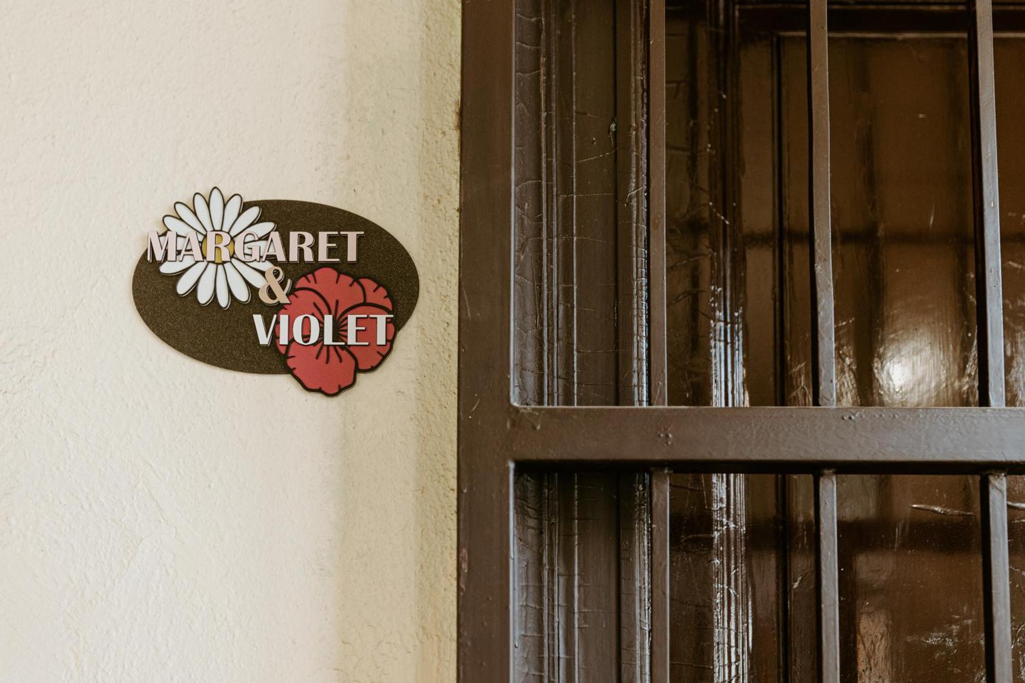 Margaret & Violet Apartments - Peaceful Stay Downtown Boedapest Buitenkant foto
