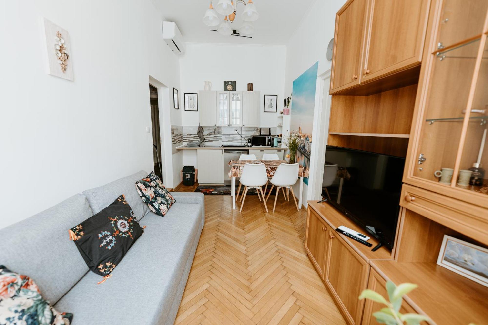 Margaret & Violet Apartments - Peaceful Stay Downtown Boedapest Buitenkant foto